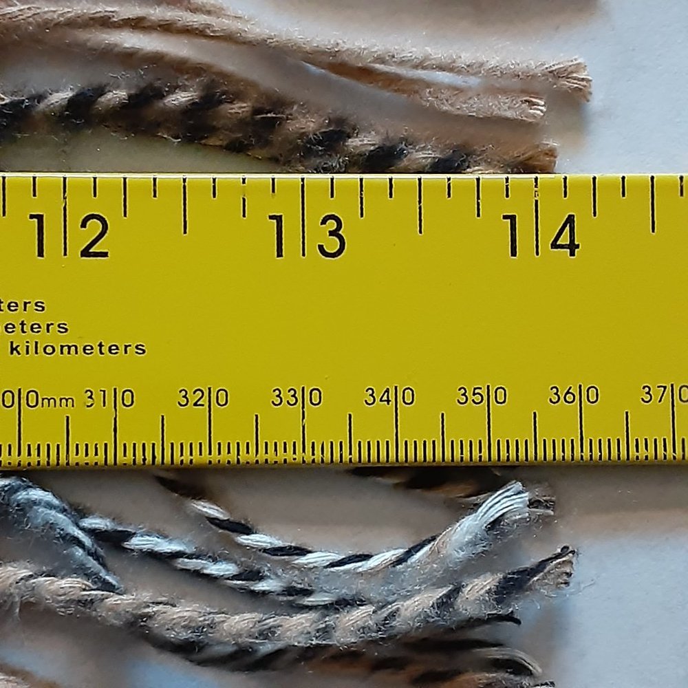 NWOT/CASHMINK V.FRAAS SCARF - Picture 4 of 4